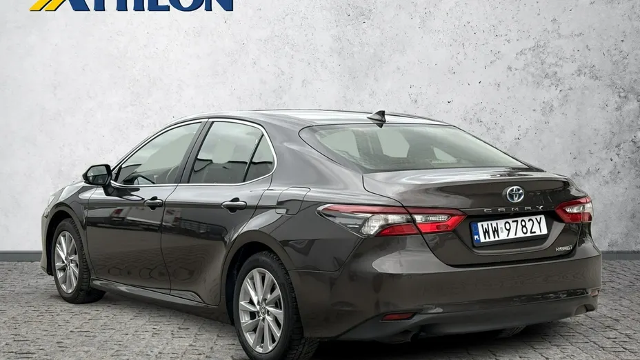 TOYOTA Camry -