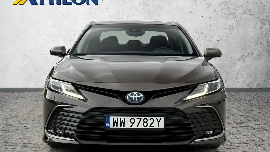 TOYOTA Camry -