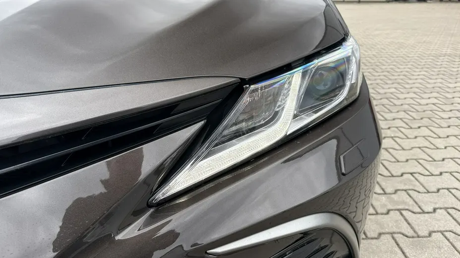 TOYOTA Camry -