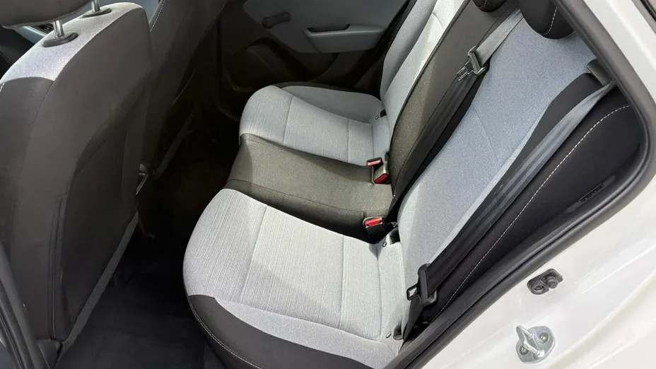 HYUNDAI i20 -