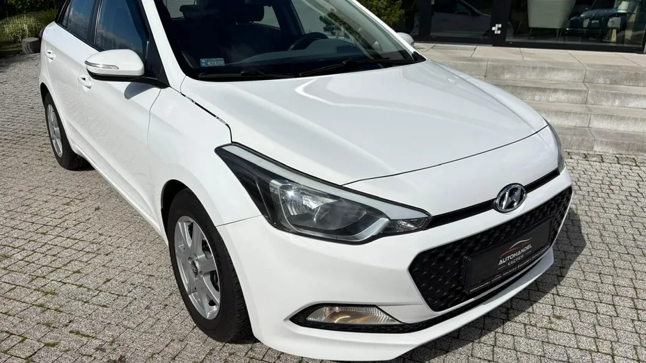 HYUNDAI i20 -