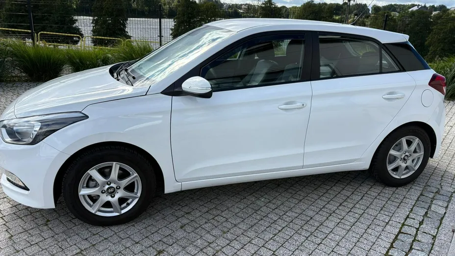 HYUNDAI i20 -