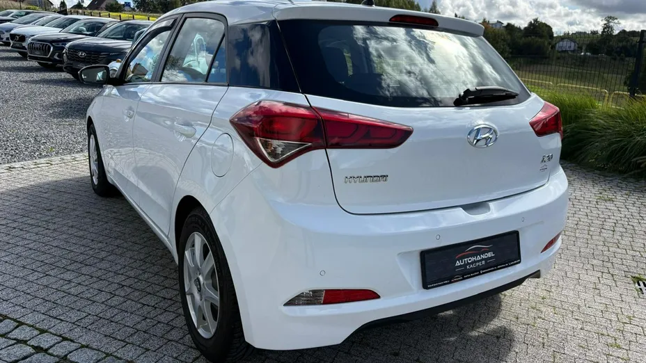 HYUNDAI i20 -