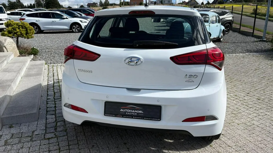 HYUNDAI i20 -