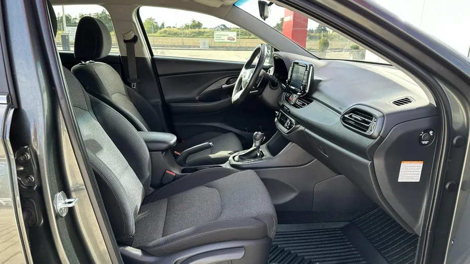 HYUNDAI i30 -