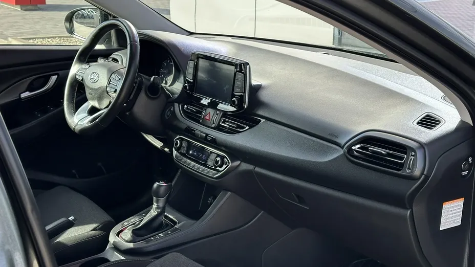 HYUNDAI i30 -