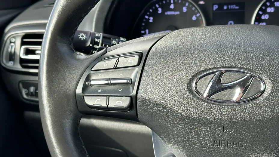 HYUNDAI i30 -