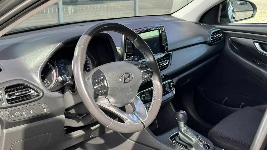 HYUNDAI i30 -
