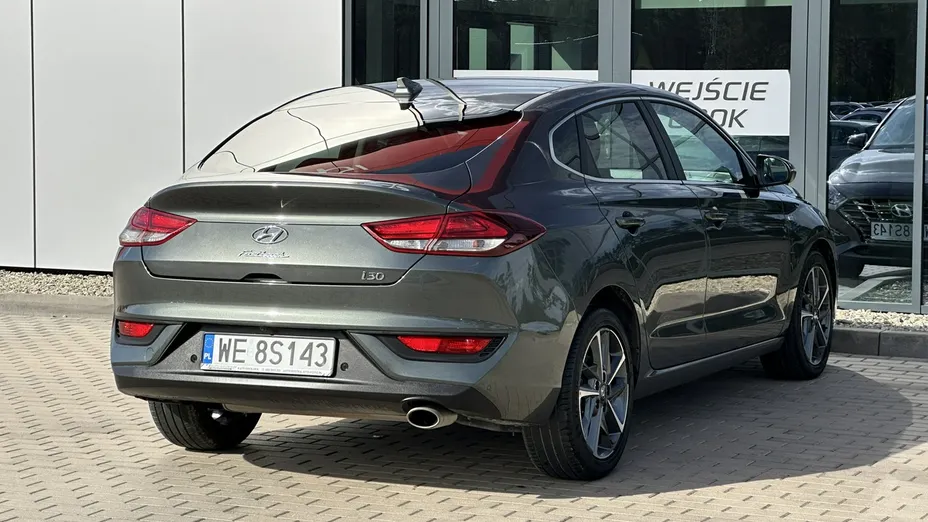 HYUNDAI i30 -