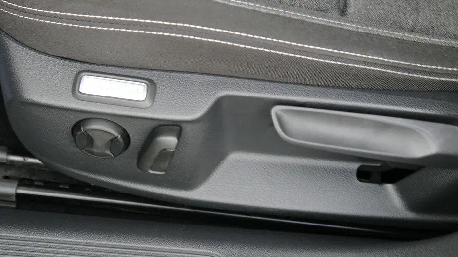 VOLKSWAGEN Passat -
