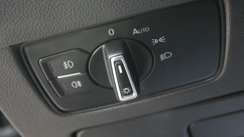 VOLKSWAGEN Passat -