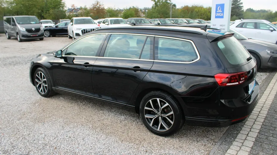 VOLKSWAGEN Passat -