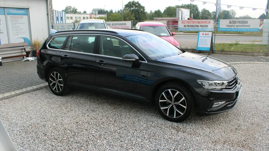VOLKSWAGEN Passat -