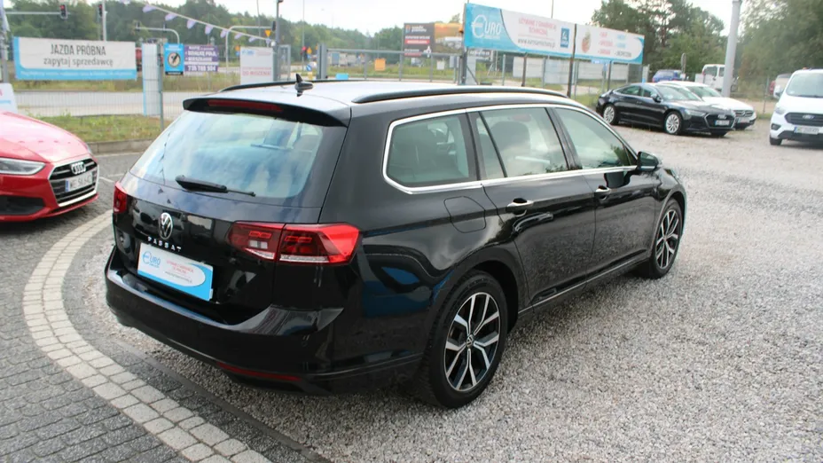VOLKSWAGEN Passat -