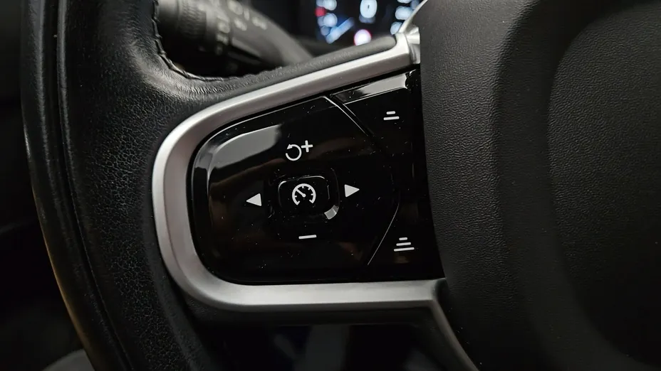 VOLVO XC90 -