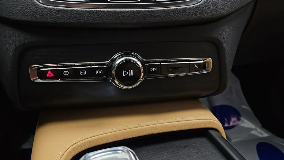 VOLVO XC90 -