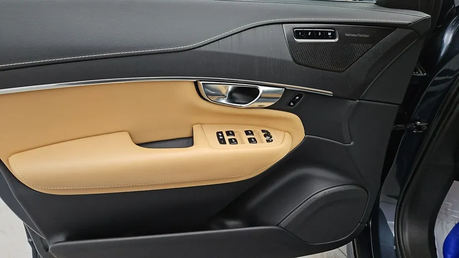 VOLVO XC90 -