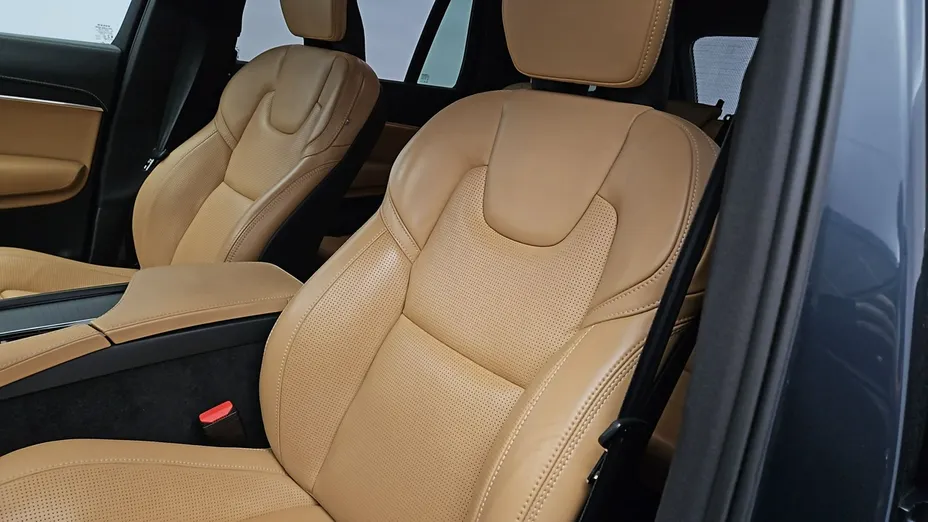 VOLVO XC90 -