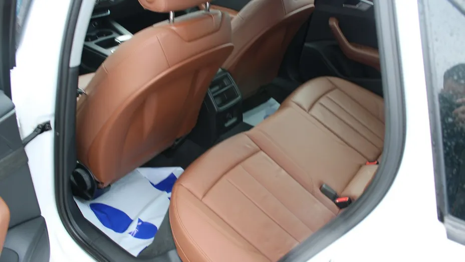 AUDI A4 -
