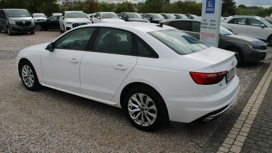 AUDI A4 -
