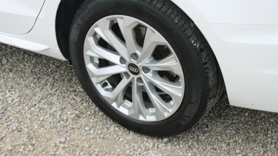AUDI A4 -