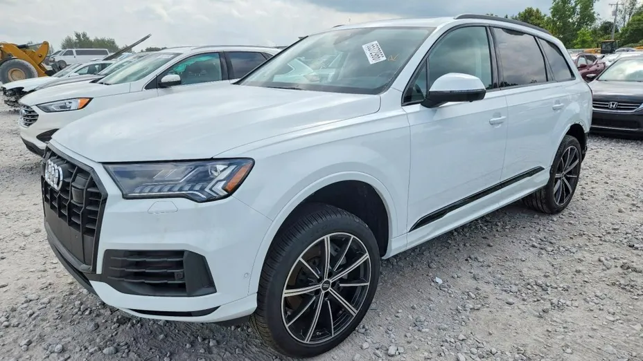 AUDI Q7 -