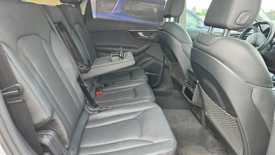 AUDI Q7 -