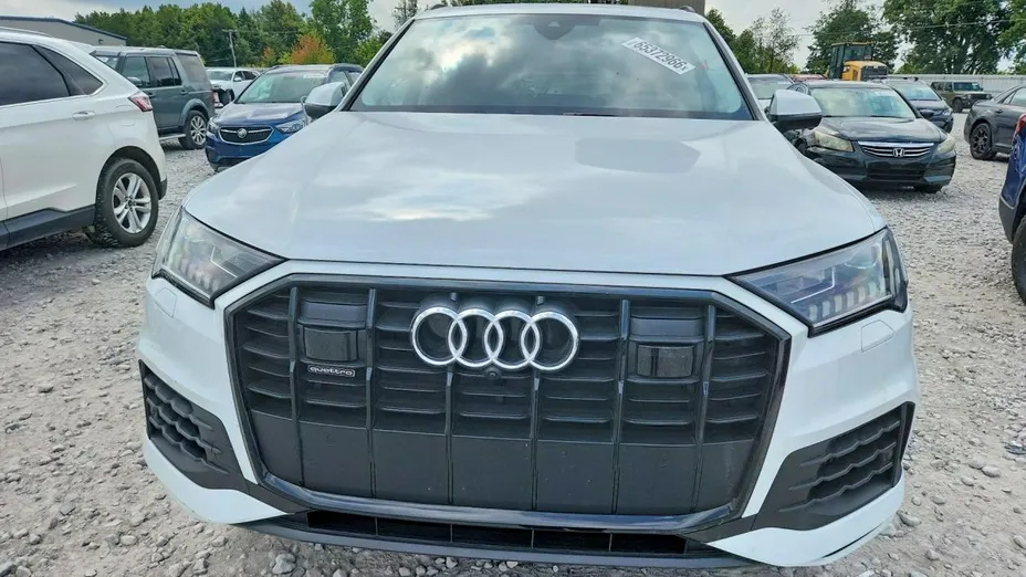 AUDI Q7 -