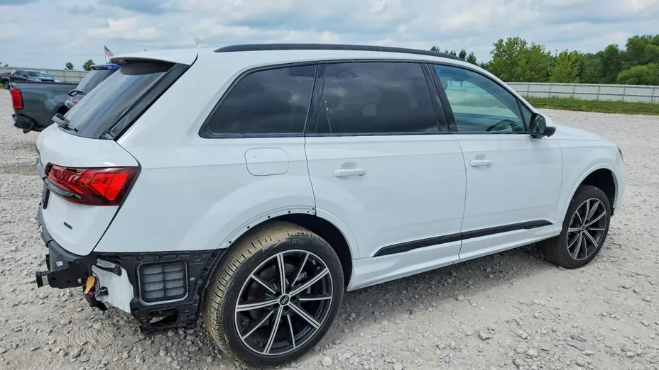AUDI Q7 -