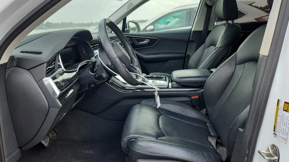 AUDI Q7 -