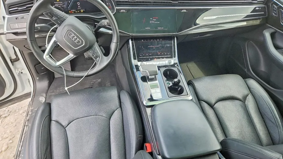 AUDI Q7 -