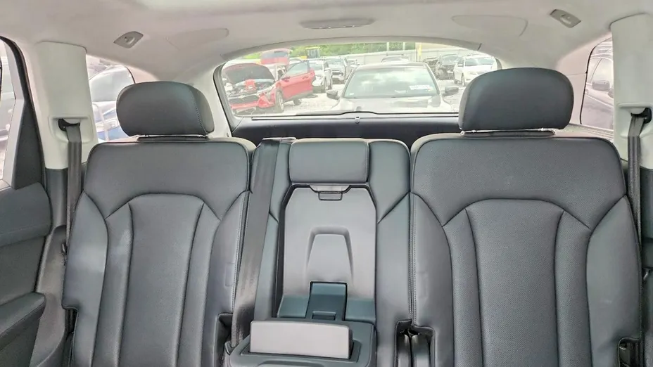 AUDI Q7 -