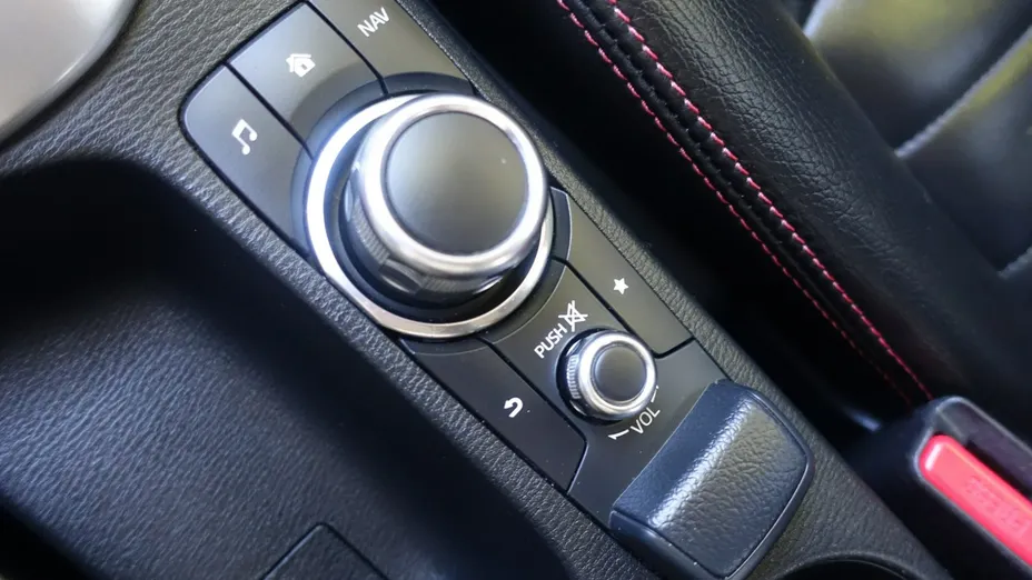 MAZDA CX-3 -