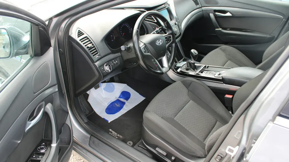 HYUNDAI i40 -