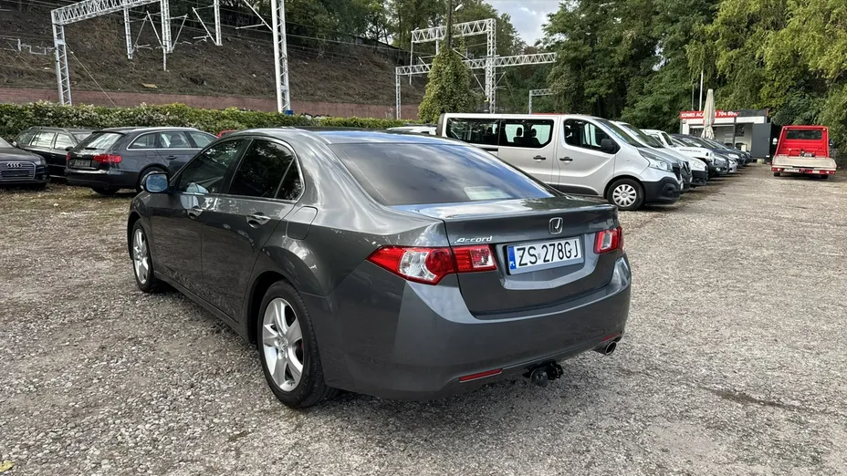 HONDA Accord -