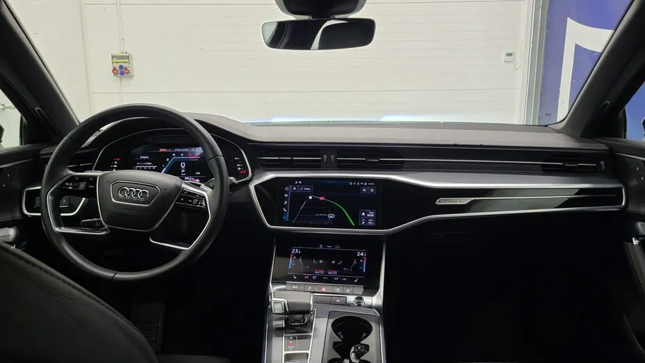AUDI A6 -