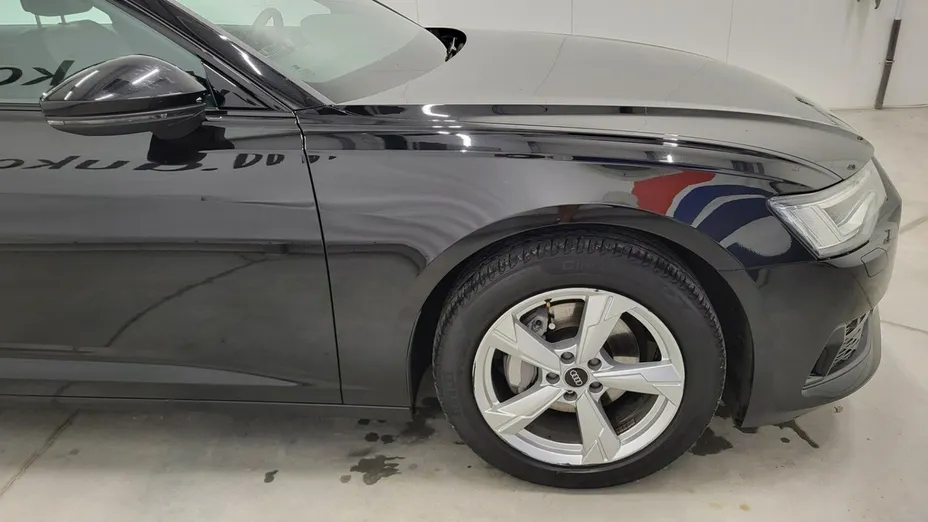 AUDI A6 -
