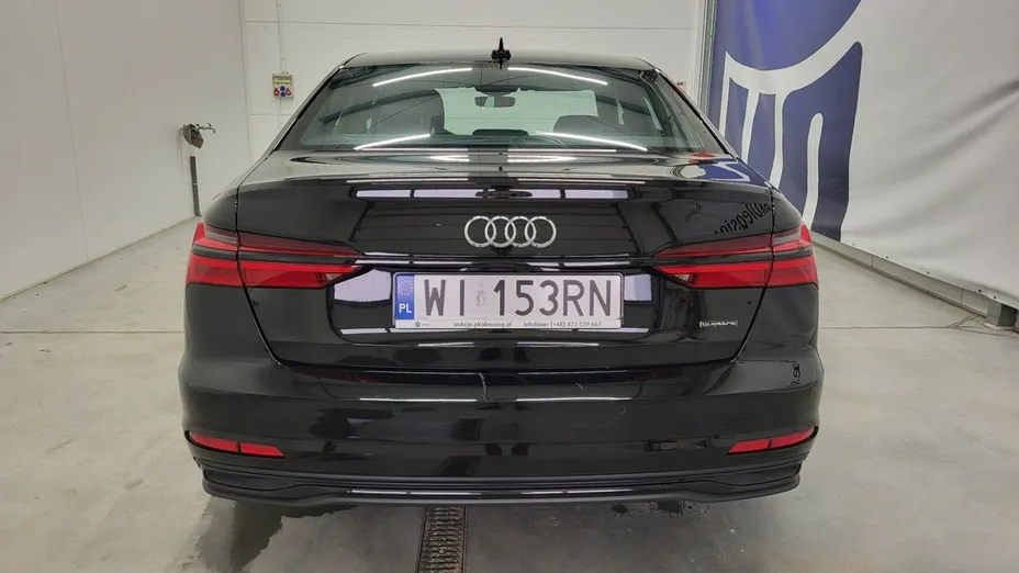 AUDI A6 -