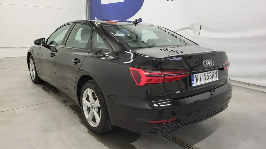 AUDI A6 -