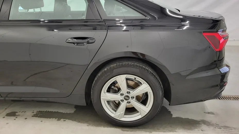 AUDI A6 -