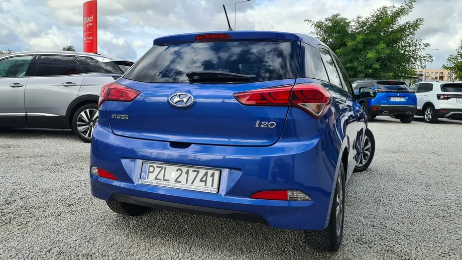 HYUNDAI i20 -