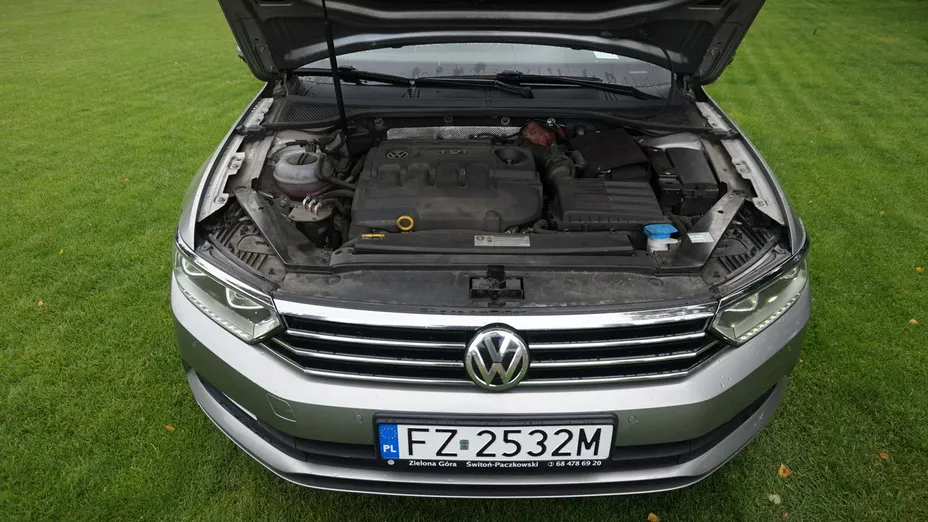VOLKSWAGEN Passat -