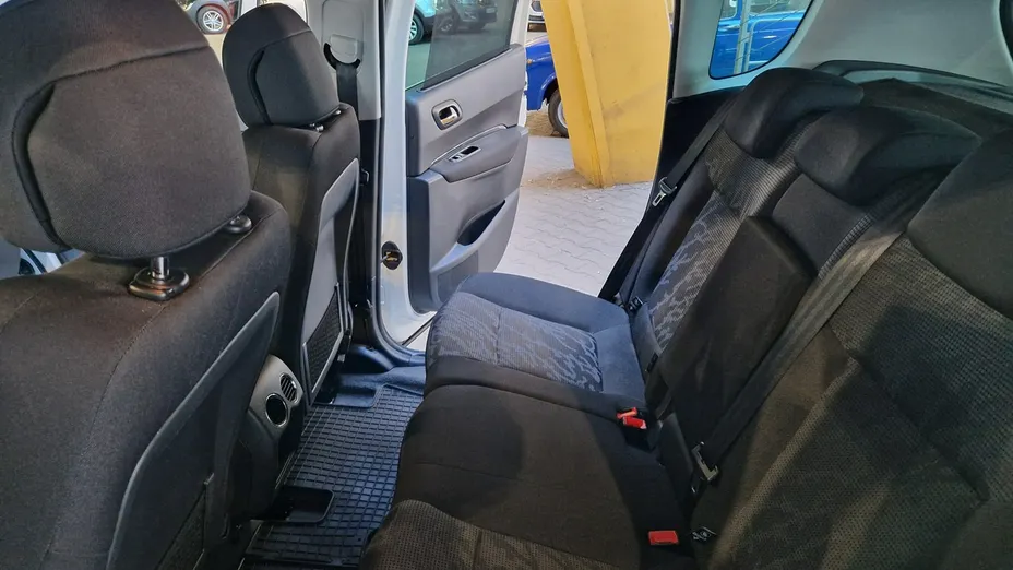 PEUGEOT 3008 -
