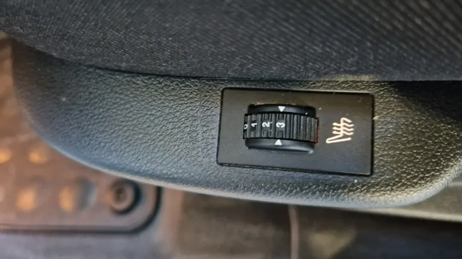 PEUGEOT 3008 -