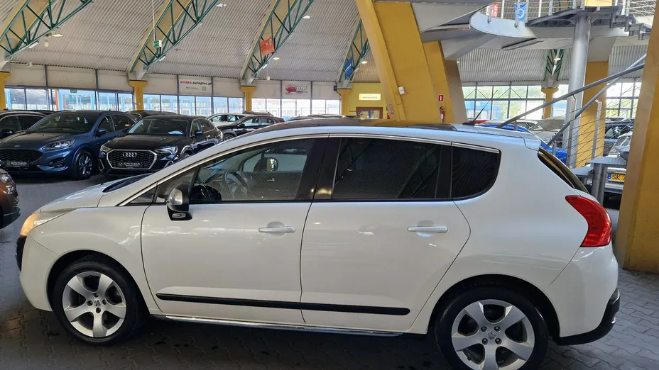 PEUGEOT 3008 -