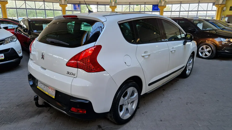 PEUGEOT 3008 -