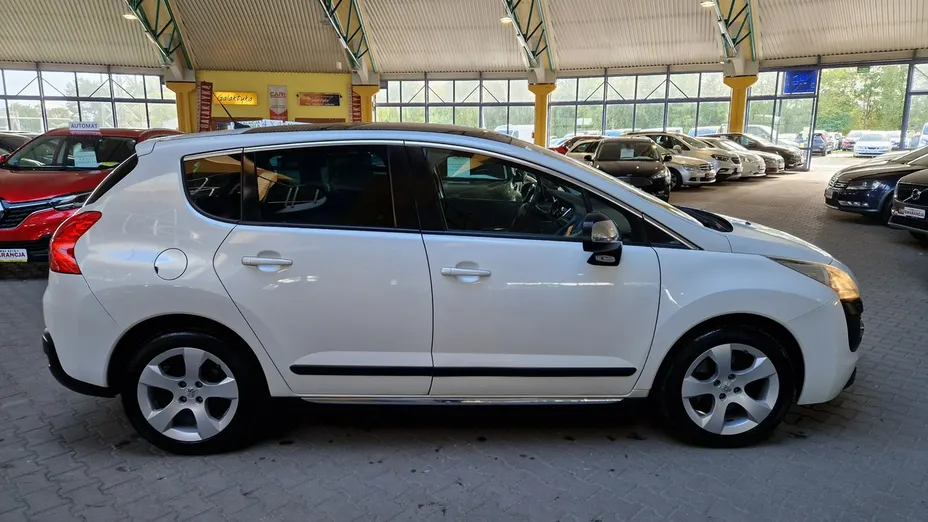 PEUGEOT 3008 -
