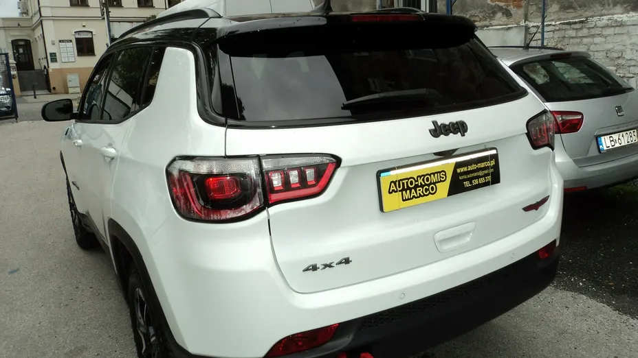 JEEP Compass -