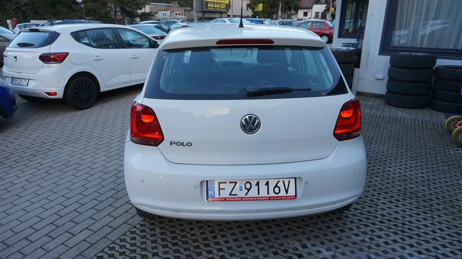 VOLKSWAGEN Polo -