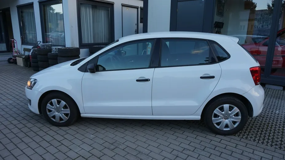 VOLKSWAGEN Polo -
